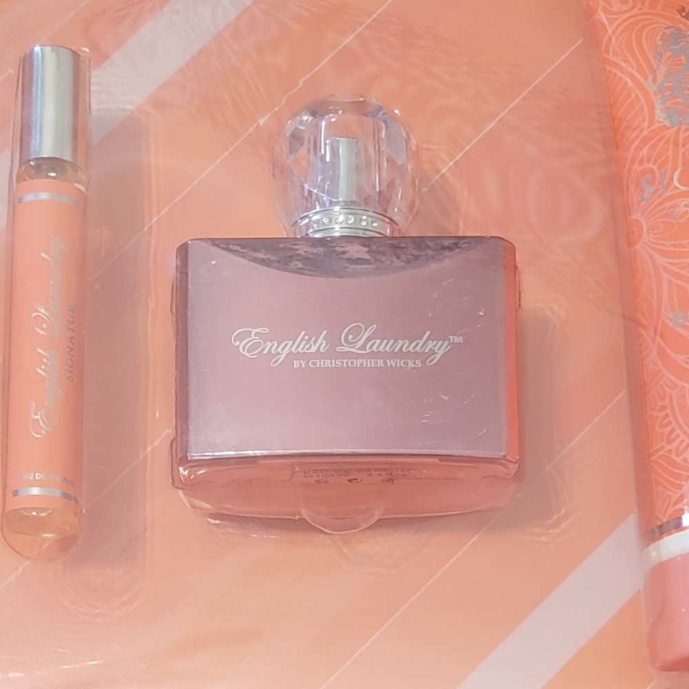 English Laundry Pink and Orange Beauty Set
